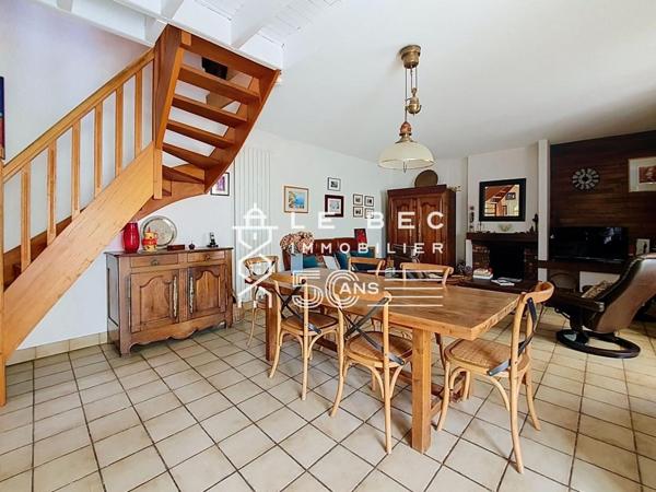 LANESTER : Maison en pierre pleine de charme – Jardin clos de 900 m² – Vie de plain-pied