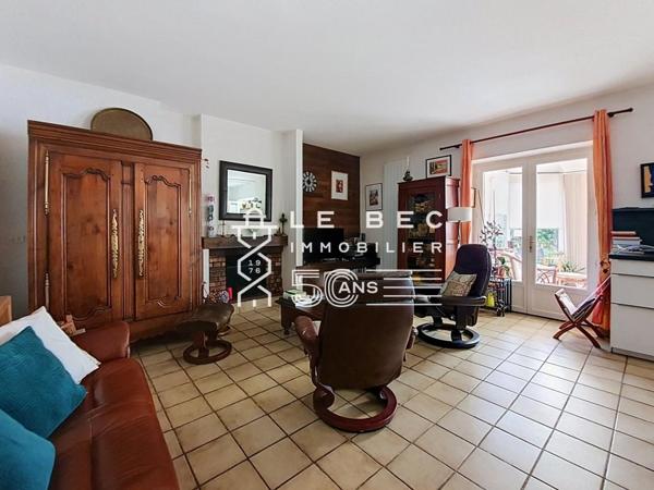 LANESTER : Maison en pierre pleine de charme – Jardin clos de 900 m² – Vie de plain-pied