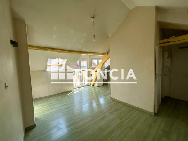 Location Appartement 2 pièces 26.06 m² - 36 RUE DE CHATIVESLE Reims 51100