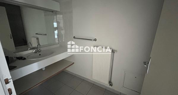 Location Appartement 5 pièces 120.85 m² - Lyon 69007