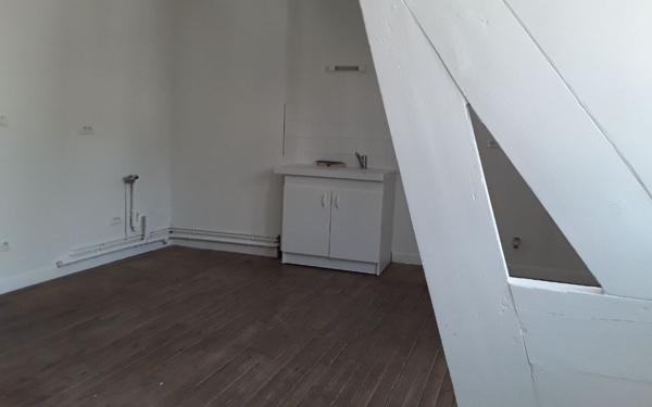 Appartement à louer    2 pièces •  Pont-l'Évêque