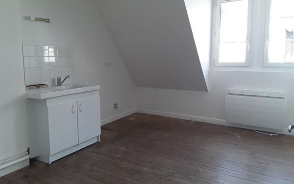 Appartement à louer    2 pièces •  Pont-l'Évêque