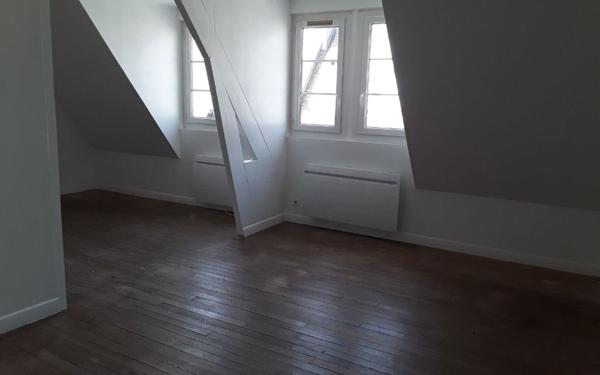 Appartement à louer    2 pièces •  Pont-l'Évêque