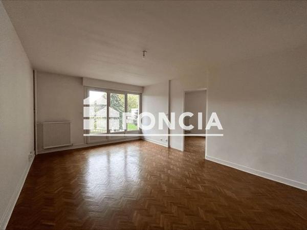 Location Appartement 4 pièces 78.79 m² - PLACE ALBERT SERRAZ Montmelian 73800