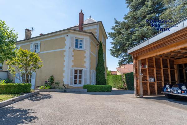 Jolie maison, jardin, piscine et grand garage