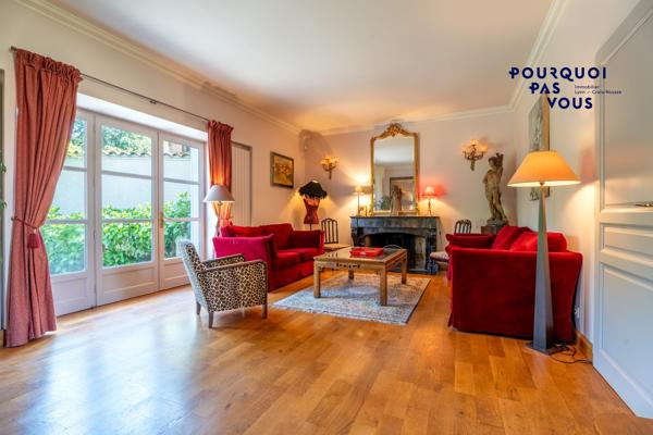 Jolie maison, jardin, piscine et grand garage