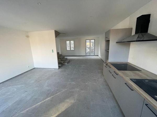 Maison Bourg Les Valence 5 pièce(s) 111 m2, garage