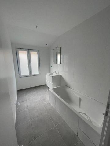 Maison Bourg Les Valence 5 pièce(s) 111 m2, garage