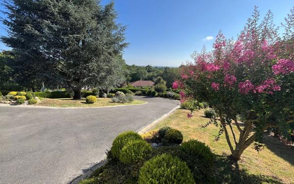 Maison à vendre    6 pièces • 180 m2 Mouguerre