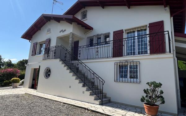 Maison à vendre    6 pièces • 180 m2 Mouguerre