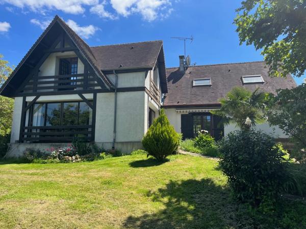 230 M² HABITABLE, GARAGE DE 150 M² ET TERRAIN DE 3735 M² A LA FERTE SOUS JOUARRE