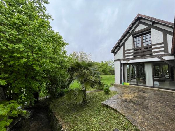 230 M² HABITABLE, GARAGE DE 150 M² ET TERRAIN DE 3735 M² A LA FERTE SOUS JOUARRE