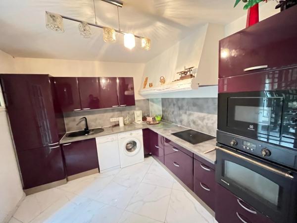 230 M² HABITABLE, GARAGE DE 150 M² ET TERRAIN DE 3735 M² A LA FERTE SOUS JOUARRE