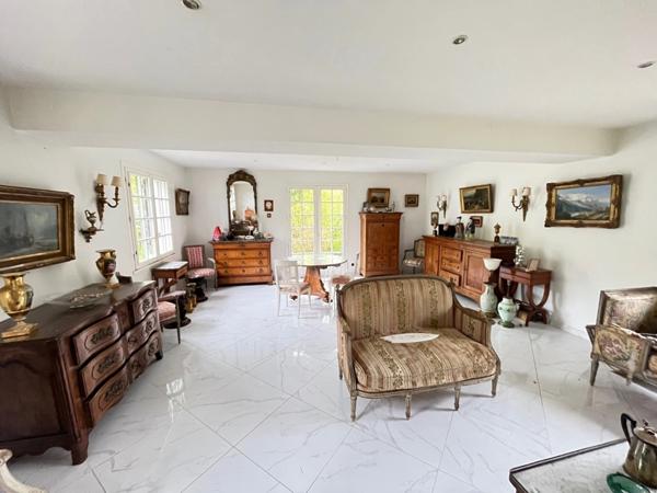 230 M² HABITABLE, GARAGE DE 150 M² ET TERRAIN DE 3735 M² A LA FERTE SOUS JOUARRE