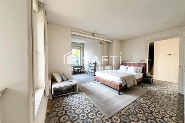 MAS Village - 7 pièces et plus - 250m2 habitables - jardin 1200m2 avec garage