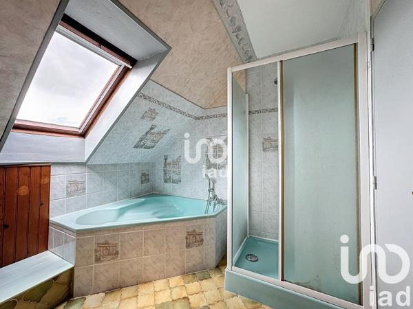 Maison traditionnelle 7 pièces de 172 m² à Saint-Pierre-du-Perray (91280)