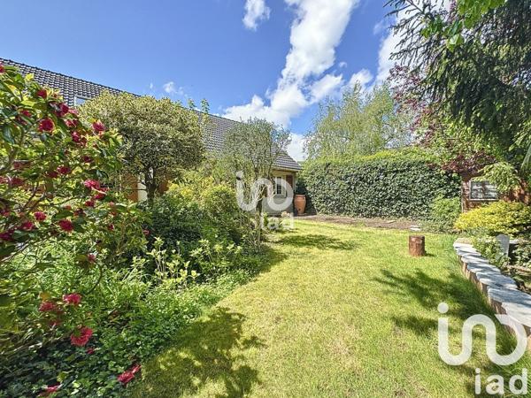 Maison traditionnelle 7 pièces de 172 m² à Saint-Pierre-du-Perray (91280)