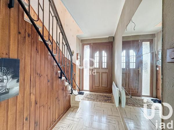 Maison traditionnelle 7 pièces de 172 m² à Saint-Pierre-du-Perray (91280)