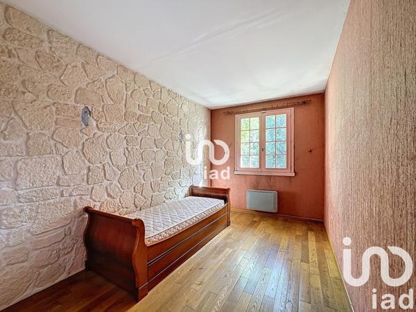 Maison traditionnelle 7 pièces de 172 m² à Saint-Pierre-du-Perray (91280)