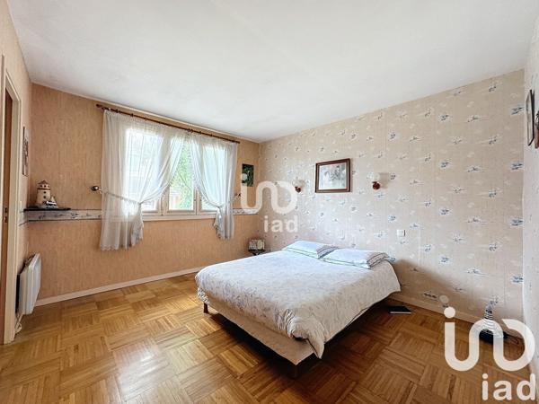 Maison traditionnelle 7 pièces de 172 m² à Saint-Pierre-du-Perray (91280)