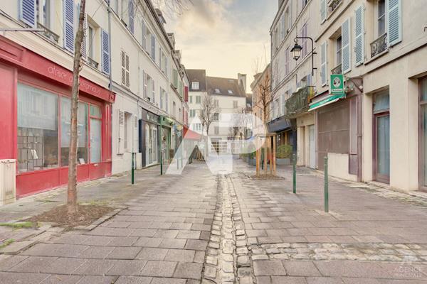 Appartement Rueil Malmaison 1 pièce(s) 28.58 m2 €225 000 ** - Référence 19251