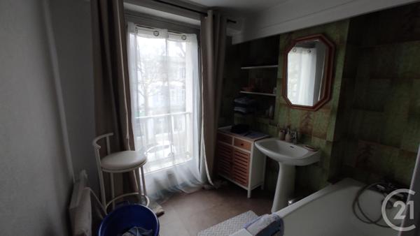 Immeuble à vendre  150 m2 SAINTES - 17