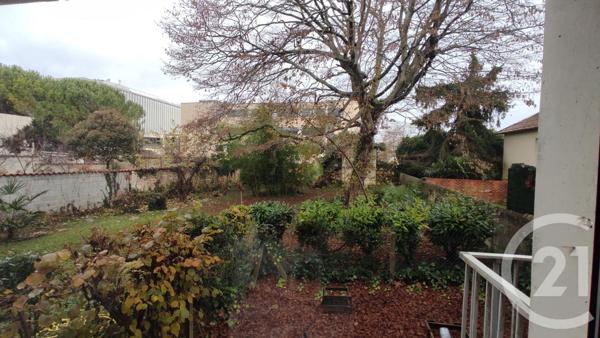 Immeuble à vendre  150 m2 SAINTES - 17