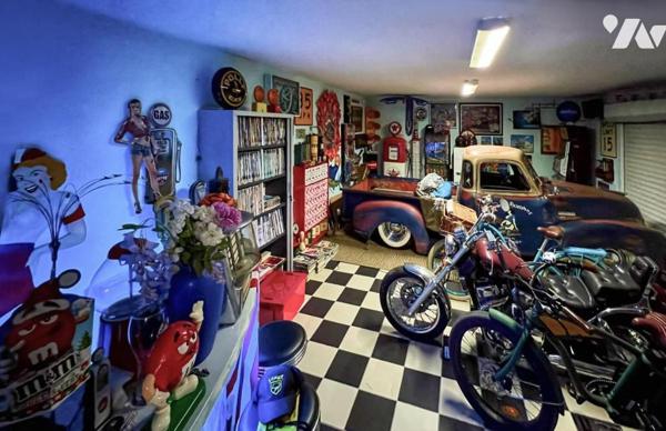 MAGNE, au calme pavillon de plain-pied de 253 m² avec piscine 