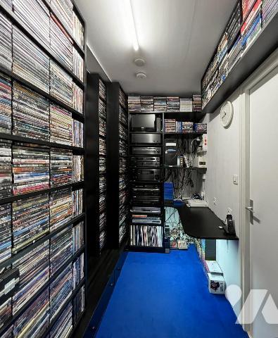 MAGNE, au calme pavillon de plain-pied de 253 m² avec piscine 