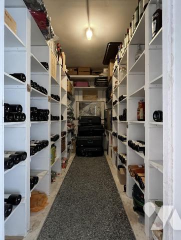 MAGNE, au calme pavillon de plain-pied de 253 m² avec piscine 