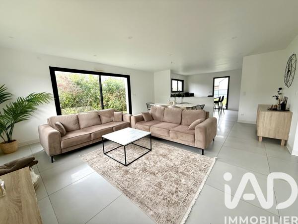 Maison à vendre 6 pièces 141 m² Loire-Authion