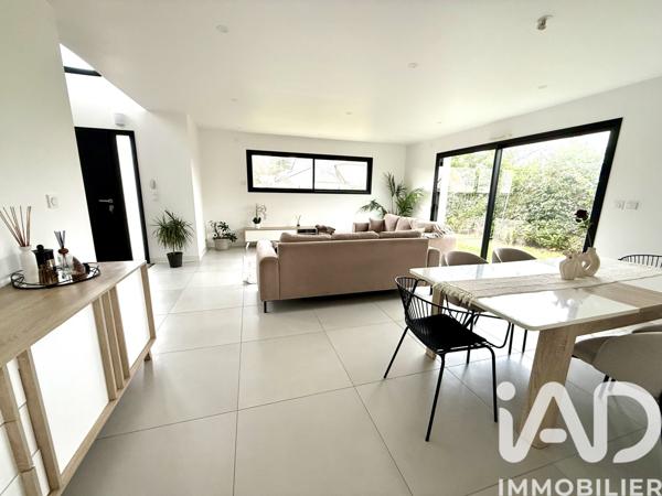 Maison à vendre 6 pièces 141 m² Loire-Authion