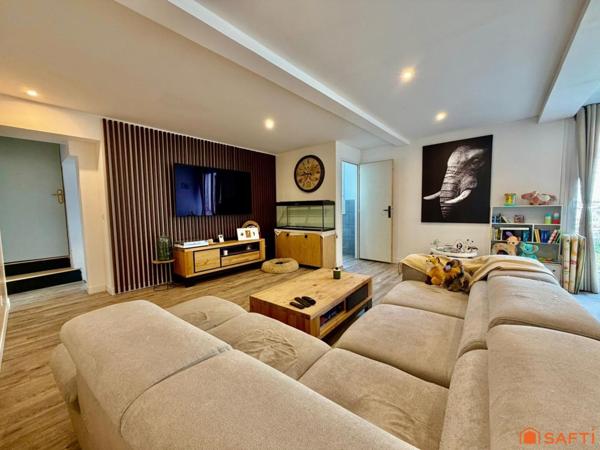 Maison de ville, tout à pieds !