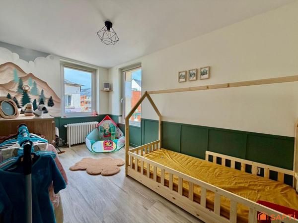 Maison de ville, tout à pieds !