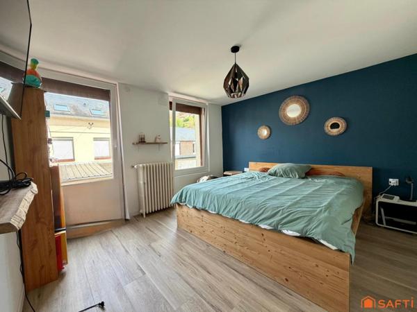 Maison de ville, tout à pieds !