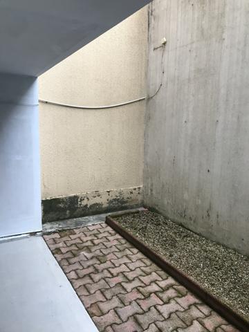 Maison de ville avec cour et place de parking (possibilité de conserver une partie professionnel et une partie