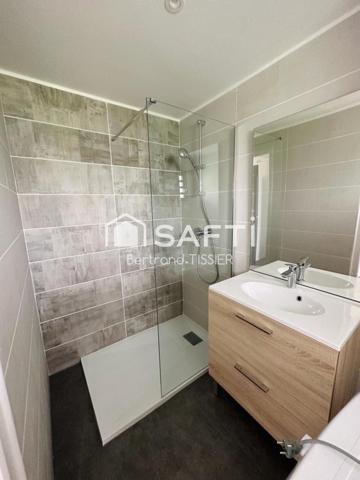 Studio vue mer, rénové, parfait état, meublé.