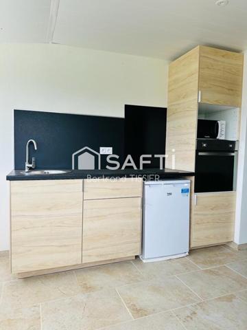 Studio vue mer, rénové, parfait état, meublé.