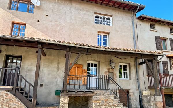 Maison à louer    4 pièces •  Haute-Rivoire