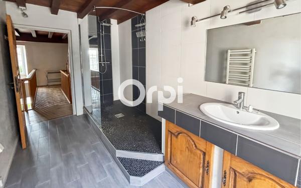 Maison à louer    4 pièces •  Haute-Rivoire