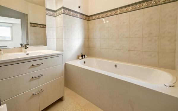 Appartement à vendre    2 pièces • 49 m2 Saint-Orens-de-Gameville