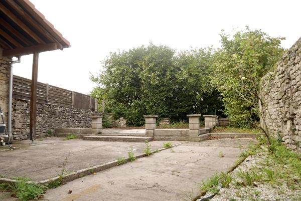 VASTE MAISON RENOVEE AVEC GARAGE ET JARDIN