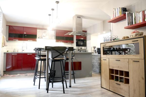 VASTE MAISON RENOVEE AVEC GARAGE ET JARDIN