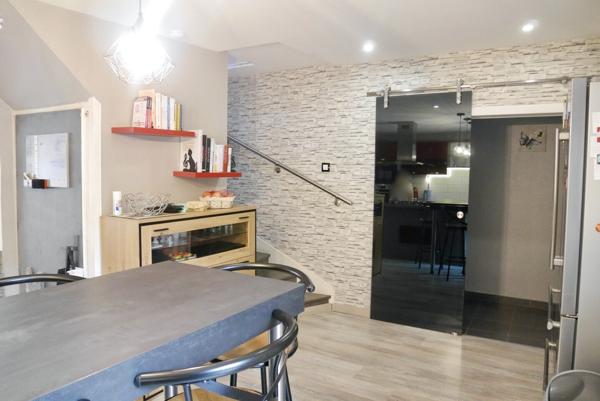 VASTE MAISON RENOVEE AVEC GARAGE ET JARDIN
