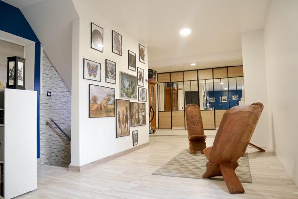 VASTE MAISON RENOVEE AVEC GARAGE ET JARDIN