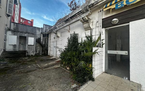 Immeuble à vendre    2 pièces •  Tarbes