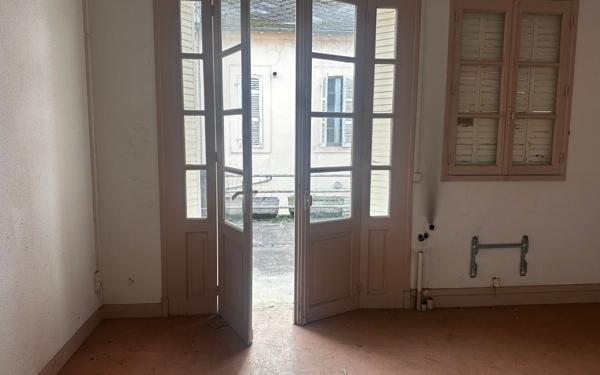 Immeuble à vendre    2 pièces •  Tarbes