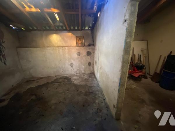 Amoureux de nature ! Maison de 2 appartements de 50m² env. terrain et dépendances pour animaux