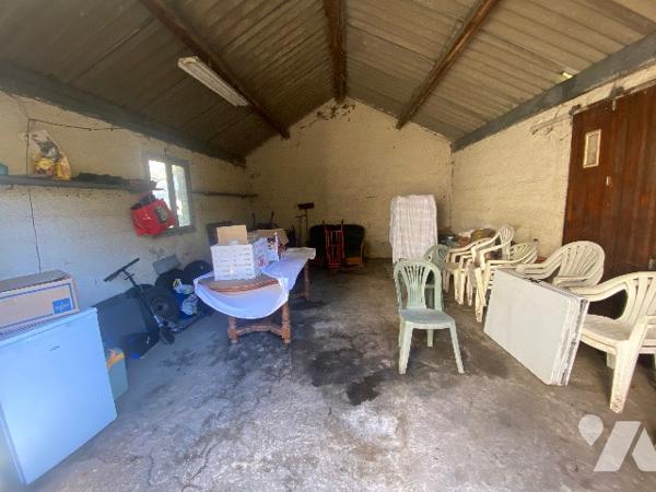 Amoureux de nature ! Maison de 2 appartements de 50m² env. terrain et dépendances pour animaux