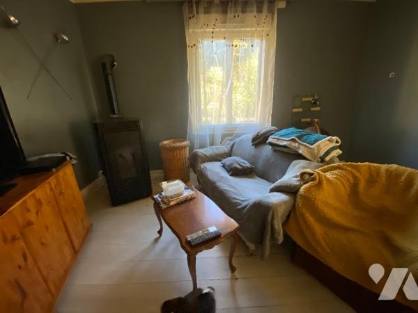 Amoureux de nature ! Maison de 2 appartements de 50m² env. terrain et dépendances pour animaux